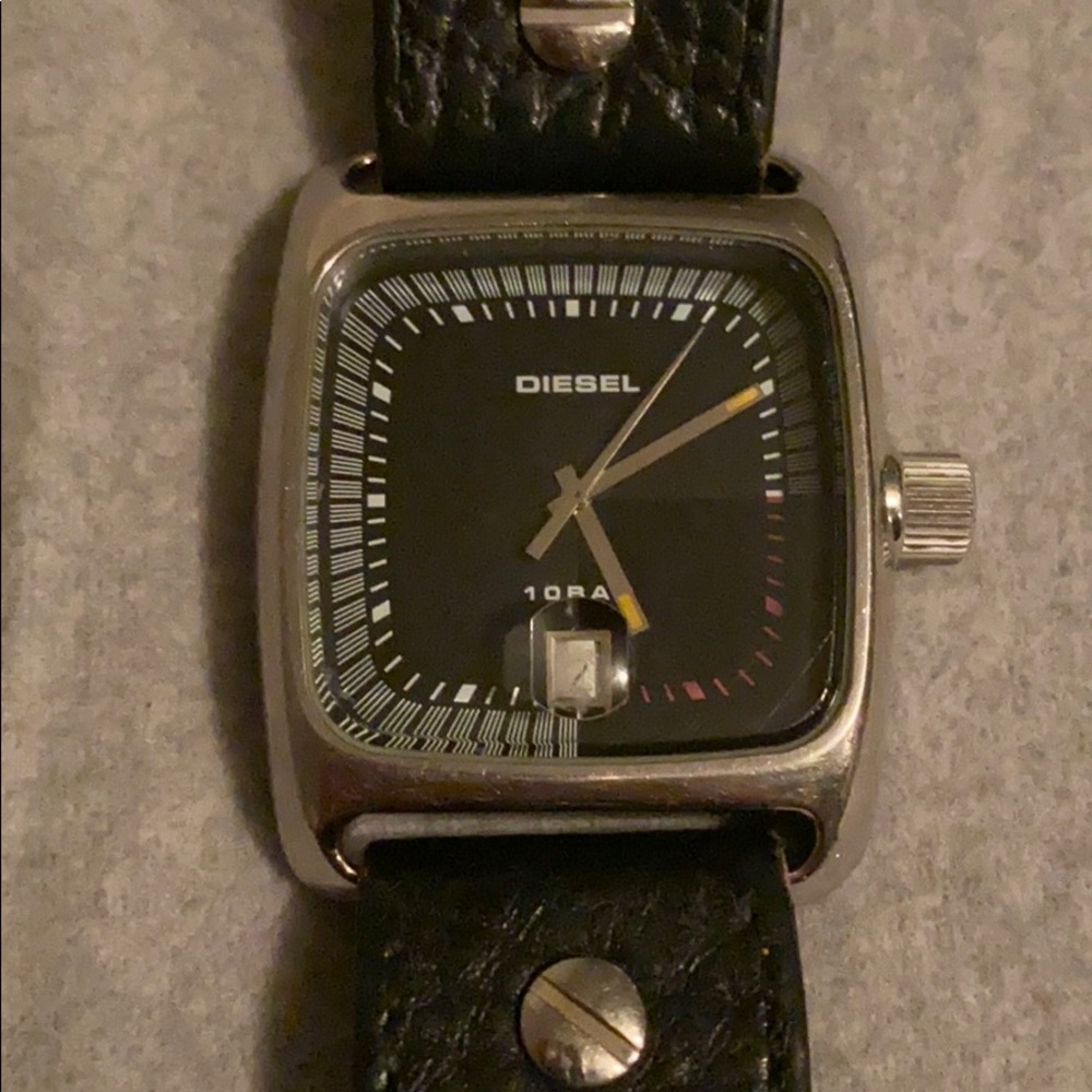 Watch - Picture 2 of 2